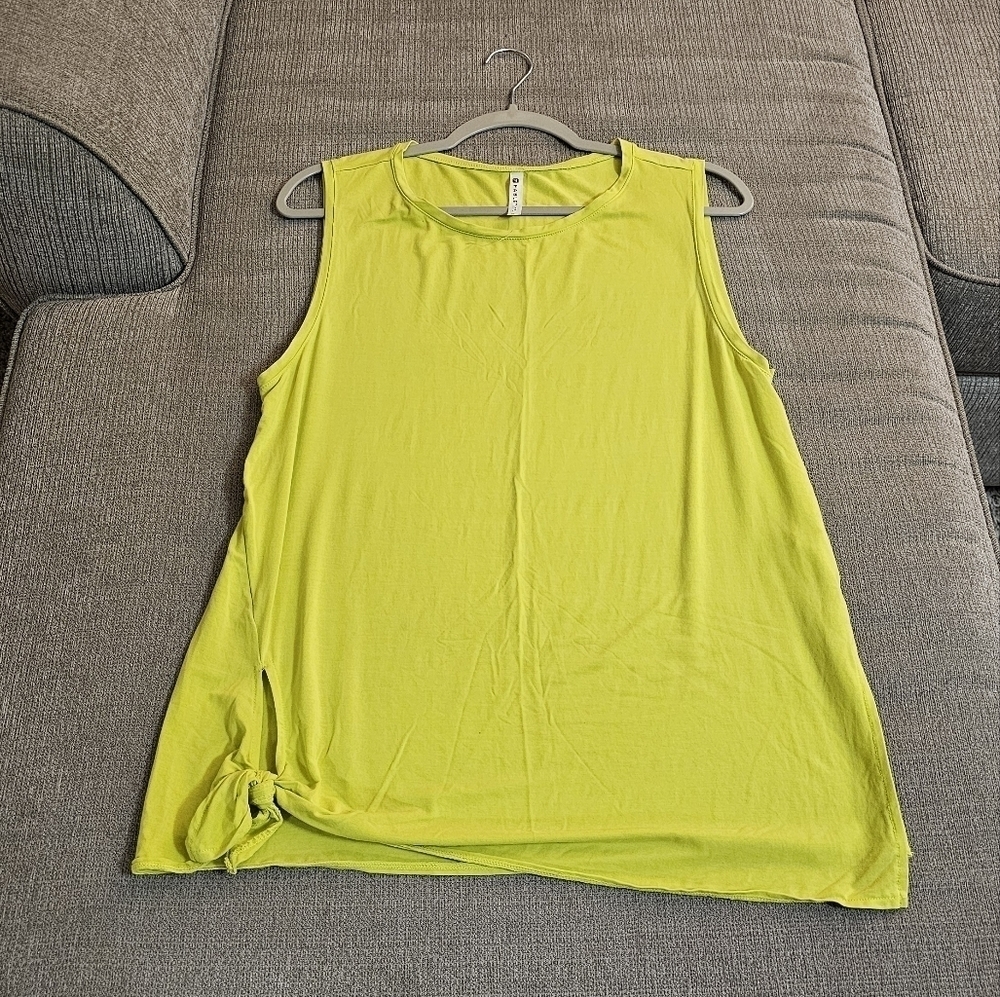 Fabletics Highlighter Yellow Bright Tencel Blend Athleisure Gym Top Size Medium